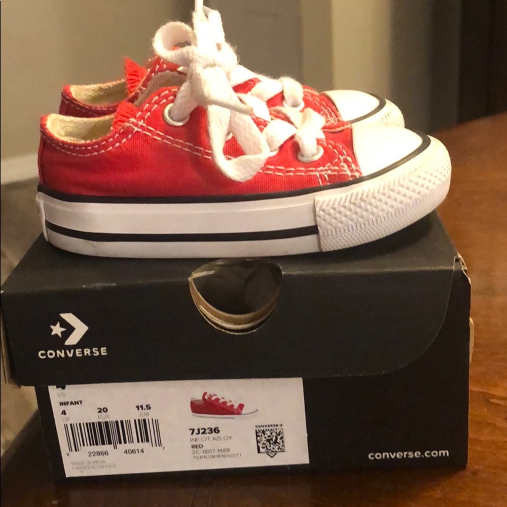 Toddler unisex red sneakers
